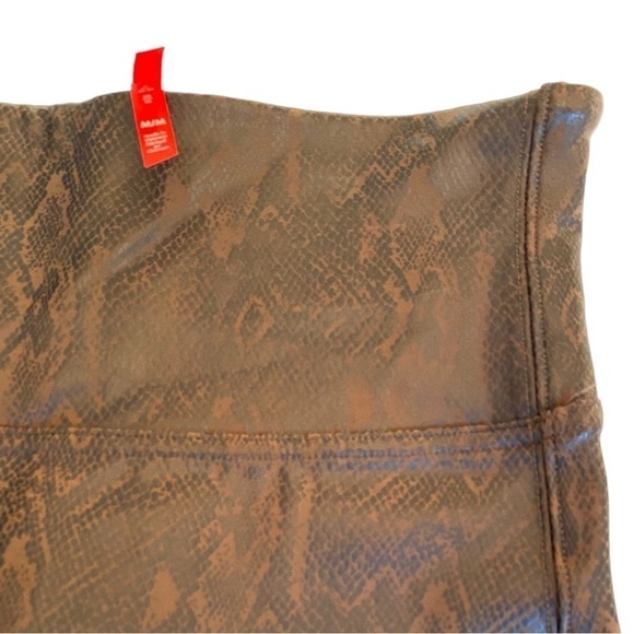 SPANX NWOT Faux Leather Leggings Snake Print - Picture 3 of 3